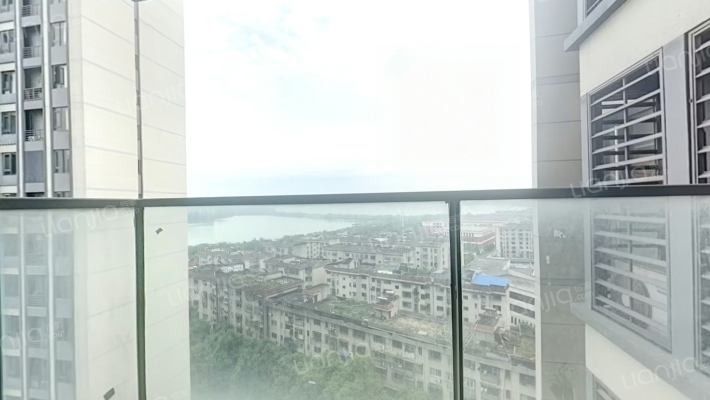 环球中心一期A区二手房实景图