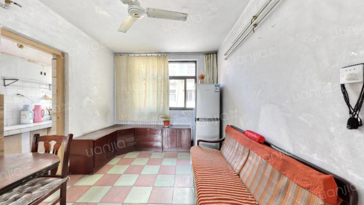 黄河路230号院二手房实景图