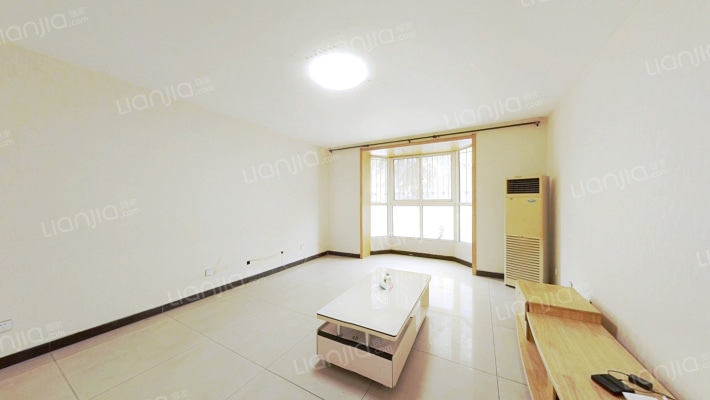 华阳主路旁，名流枫景洋房，南北通透小区物业费低-客厅