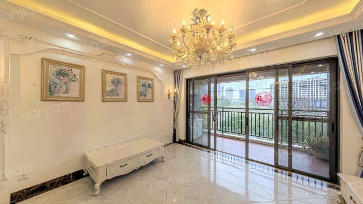 万豪水晶湾一期二手房实景图