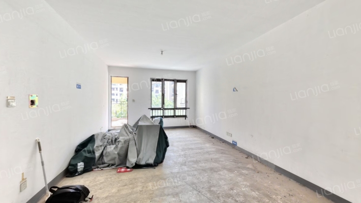 中航翡翠城三期二组团二手房实景图