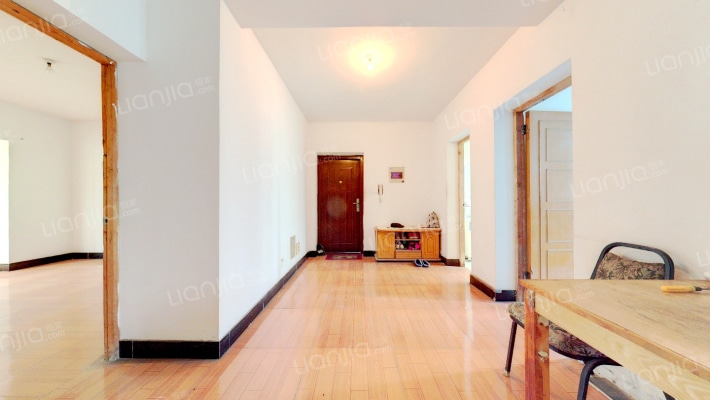 南五泾浜18号二手房实景图