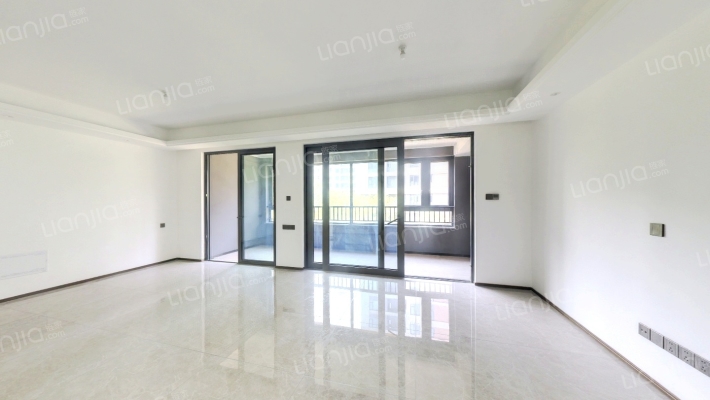 融创澜岸里二手房实景图