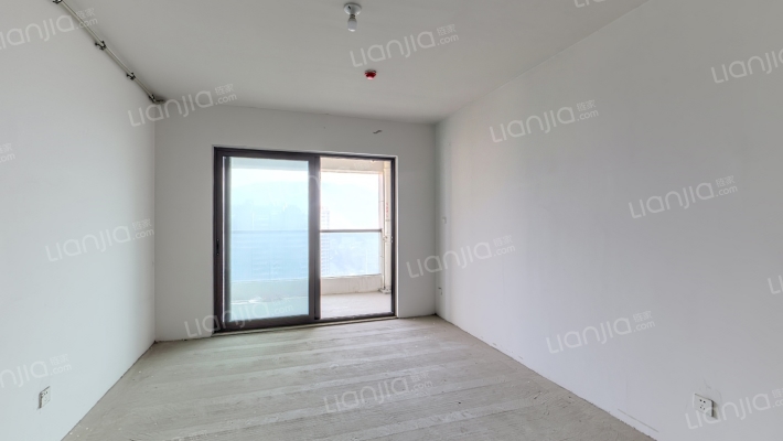 宏地翡翠湖滨二手房实景图