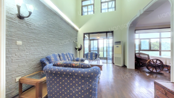 思念果岭国际社区二期湖光山色二手房实景图