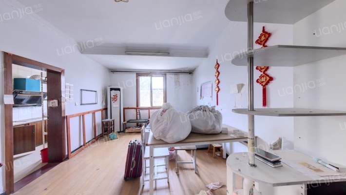 球场里二手房实景图