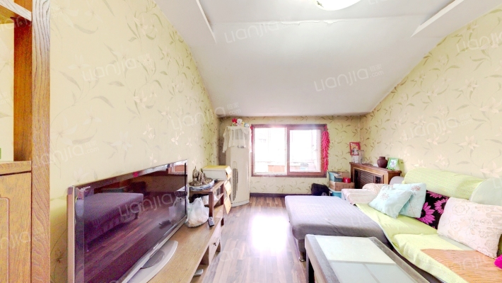 龙富园二手房实景图