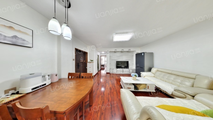 日出东方二手房实景图