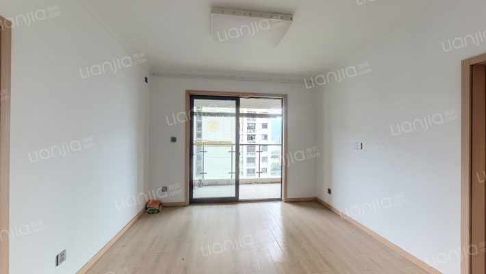 望湖锦苑二手房实景图