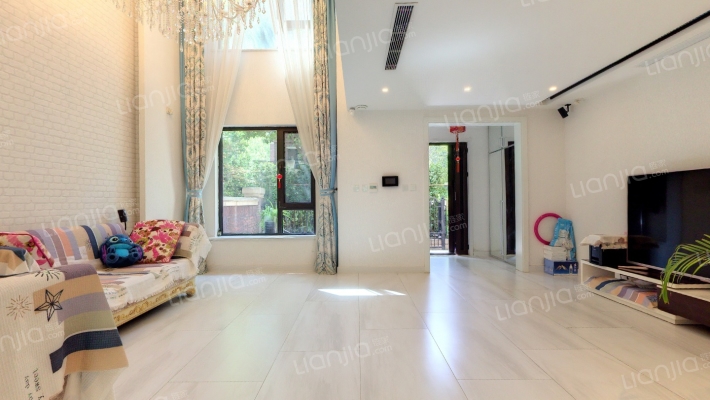 西山艺境6号院二手房实景图