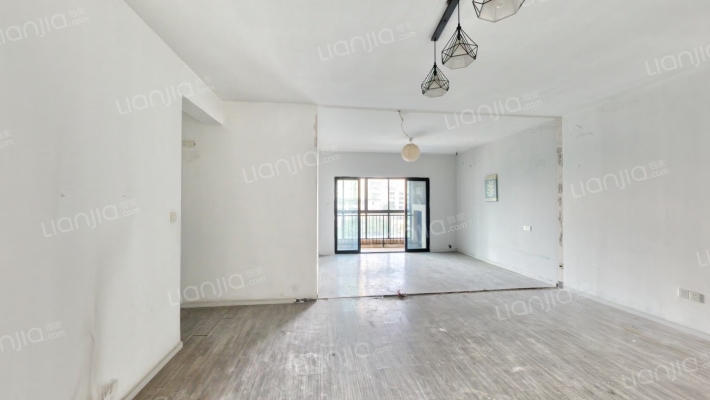 招商江湾城二手房实景图