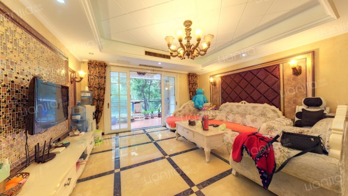 伯爵世家二手房实景图