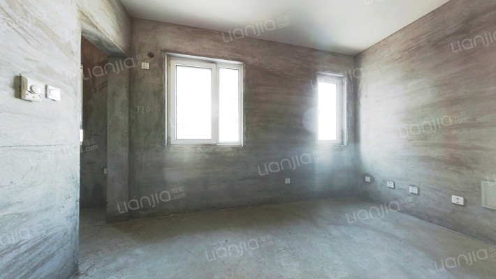 中海国际公园城瞰湖苑二手房实景图