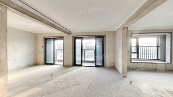 世茂桃园二手房实景图