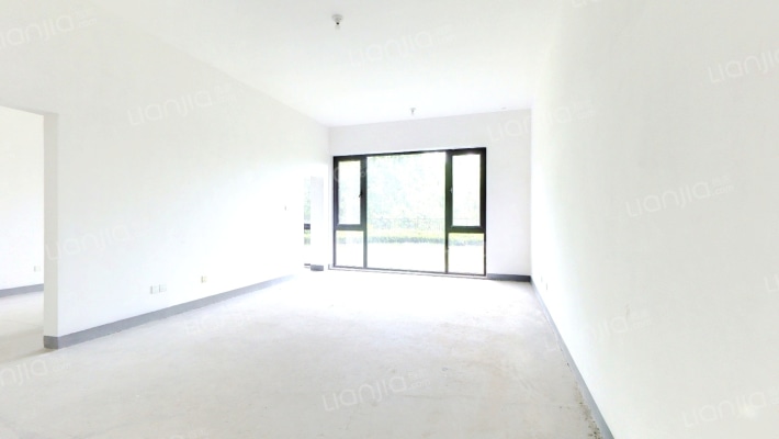 绿城晓风湖畔二手房实景图