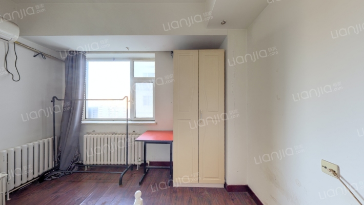 1世界公寓二手房实景图