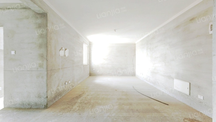 荣泰华府二手房实景图