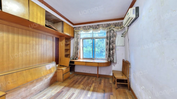 银海花园南区二手房实景图