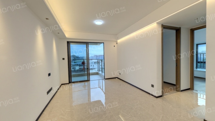 卓越蔚蓝领秀二手房实景图