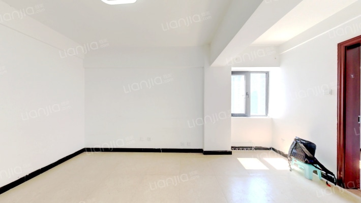 春城名筑二手房实景图