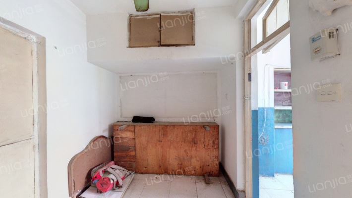 衬布总厂宿舍二手房实景图