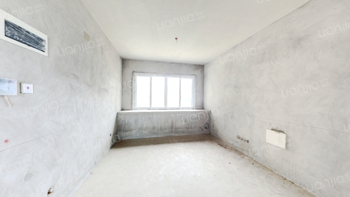 两山丽苑二手房实景图