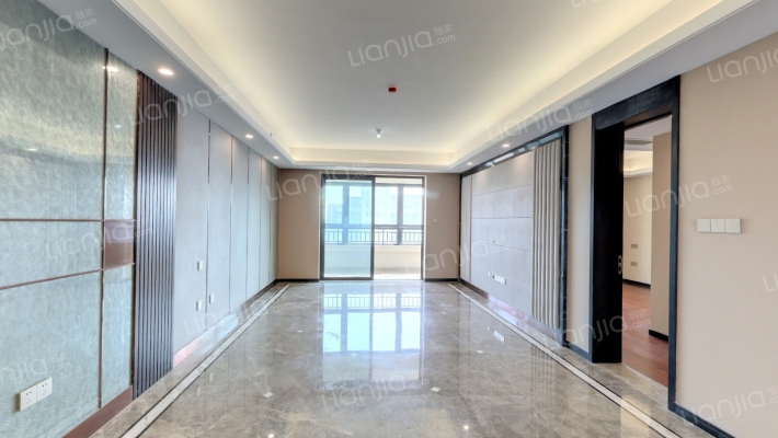 世茂璀璨滨江二手房实景图