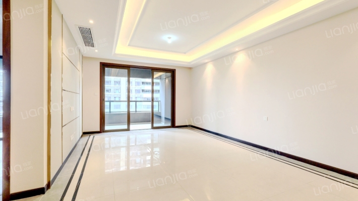 蓝光长岛国际六期二手房实景图