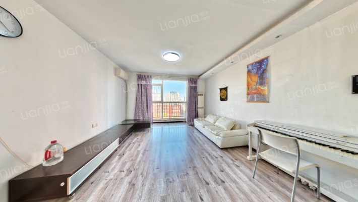 万年花城四期二手房实景图