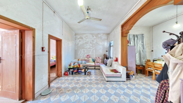 二牧生活区二手房实景图