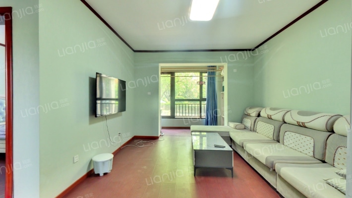 天伦湾精装修南北通透3居 明厨明卫 集中供暖 人车分流-客厅