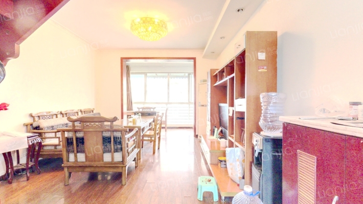 校园春天二手房实景图