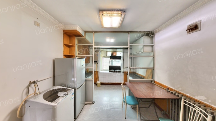 公共交通第三公司家属院106街坊二手房实景图