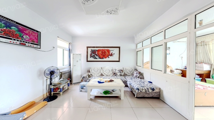 公用事业局宿舍二手房实景图