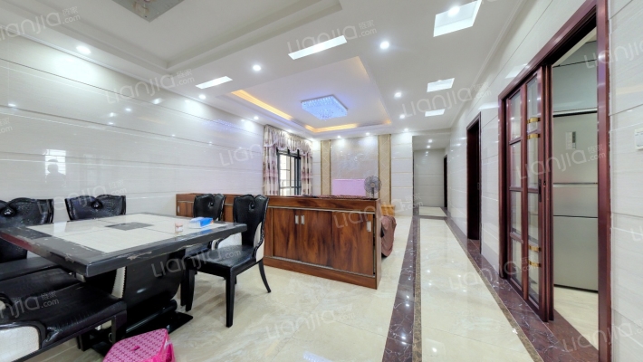 美力盈彩花苑二手房实景图