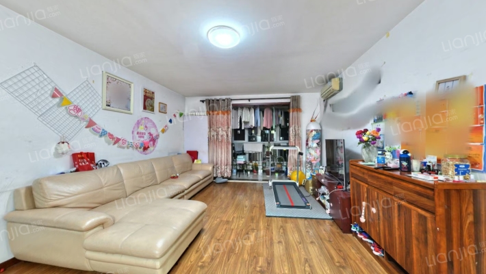 新兴家园二手房实景图