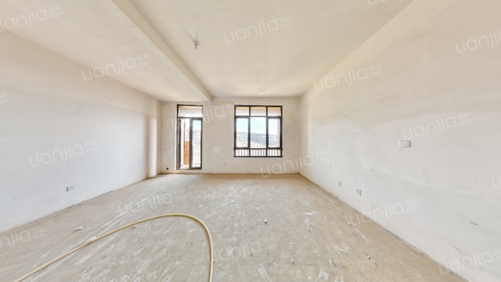 银河国际C区二手房实景图