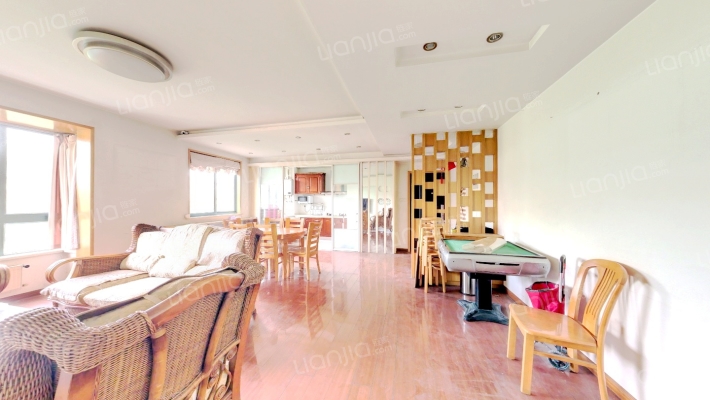 南国玲珑碧玉二手房实景图