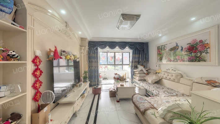 吾悦华府A区二手房实景图