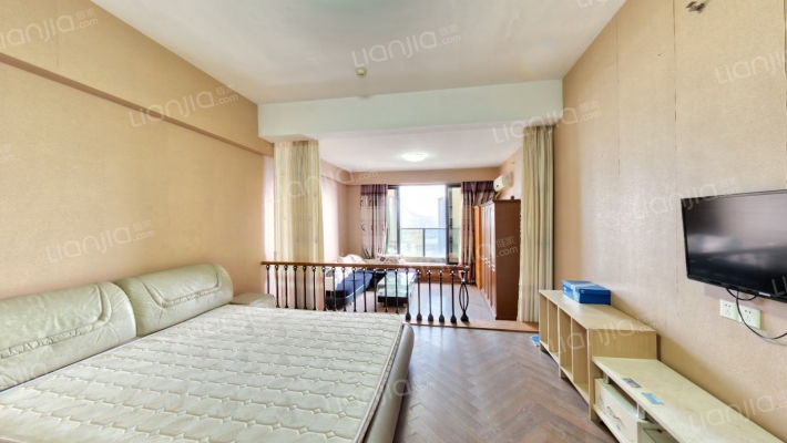 新世界柏丽轩二手房实景图