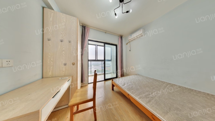 秀里华庭二手房实景图