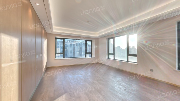 万科翡翠华章二手房实景图