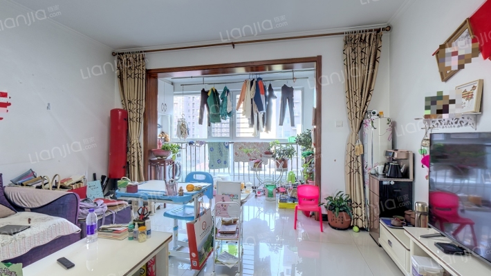 一天两户，大两居，开发区，双语旁-客厅