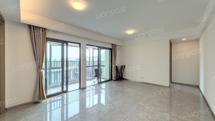 融创云玥臺二手房实景图