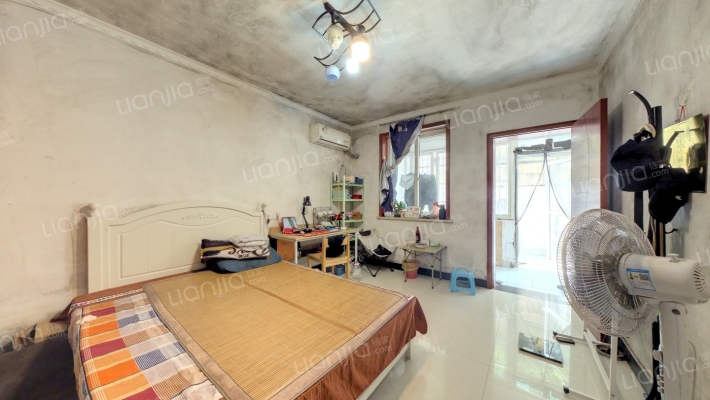 石灰坝24号二手房实景图