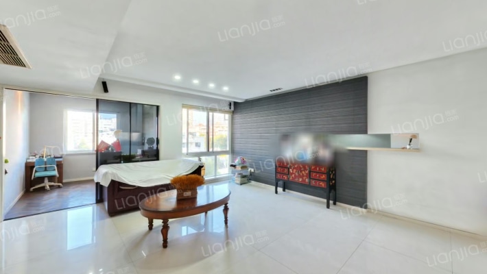 英豪花园二手房实景图