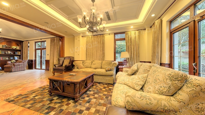 麓山国际圆石滩二手房实景图