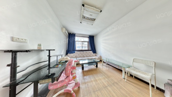 劳动服务公司宿舍二手房实景图