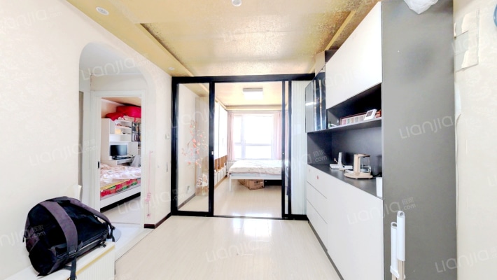 雷捷时代公寓二手房实景图