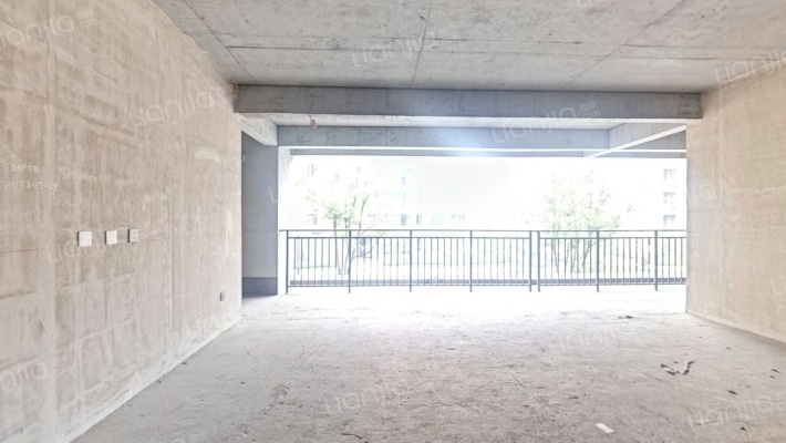 万达天鹅湖二手房实景图